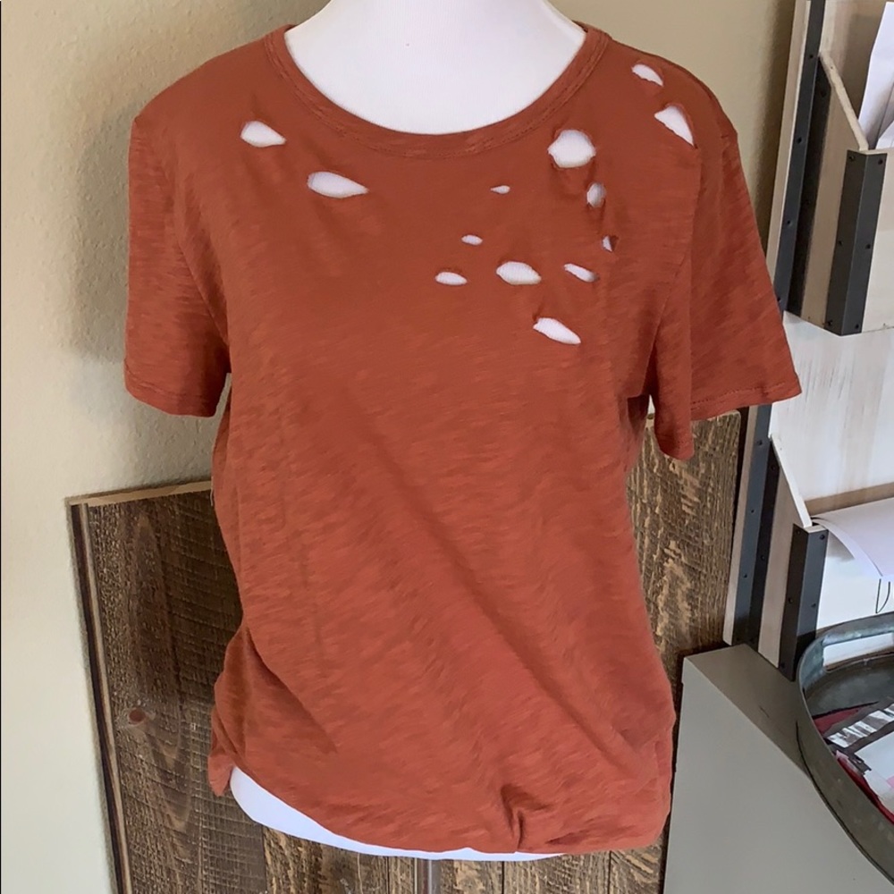 Distressed tee rust